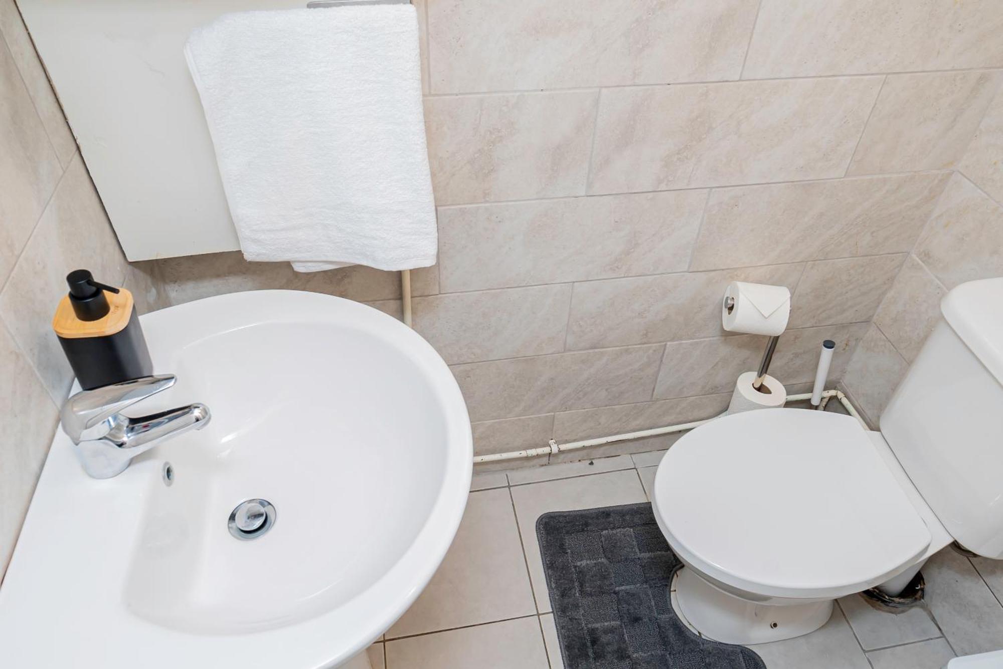 Charming 2-Bedroom Flat With A Garden And Free Parking At Abingdon Oxford Eksteriør billede